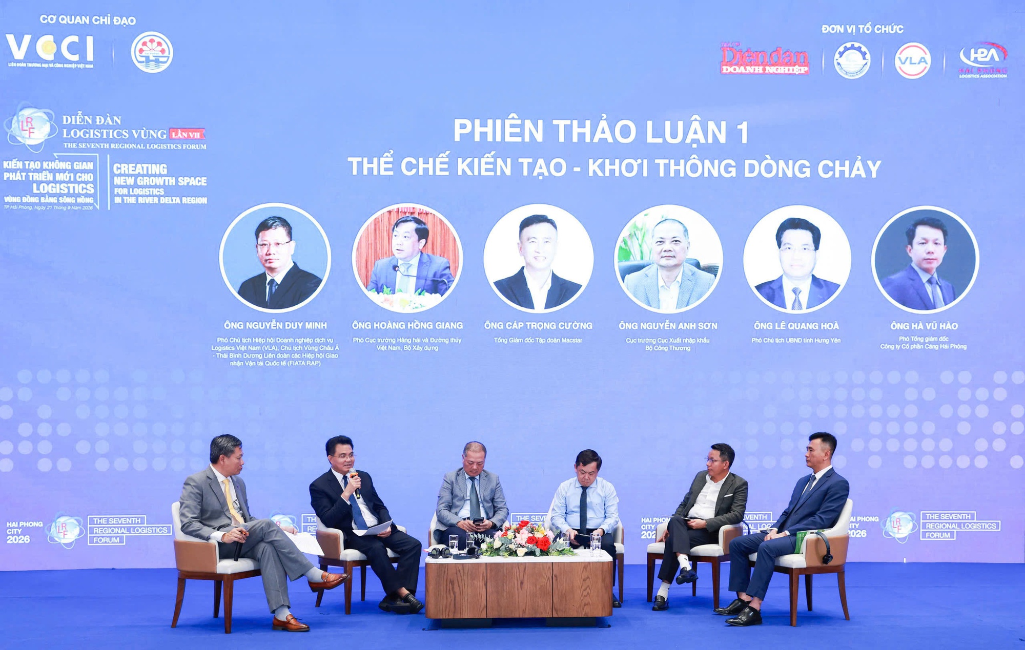 Logistics tăng tốc, vì sao 98% container vẫn phải đi đường bộ?- Ảnh 2.
