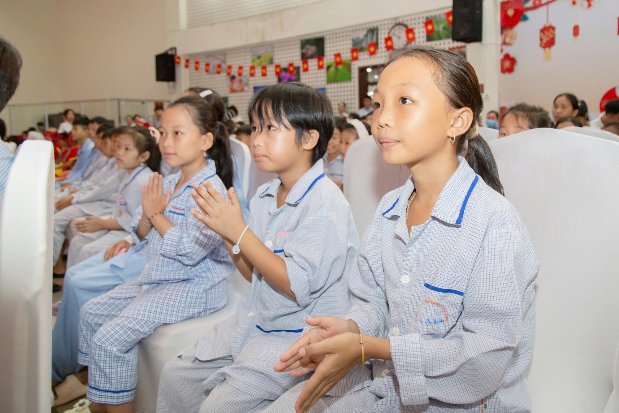 Phó Thủ tướng Thường trực Phạm Gia Túc thăm, tặng quà bệnh nhi dịp Tết Trung thu- Ảnh 10.