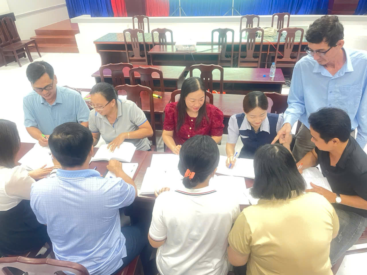 Cán bộ cấp xã trong bộ máy mới - Bài 3: Đào tạo cán bộ  phải đưa việc thật vào lớp học- Ảnh 2.
