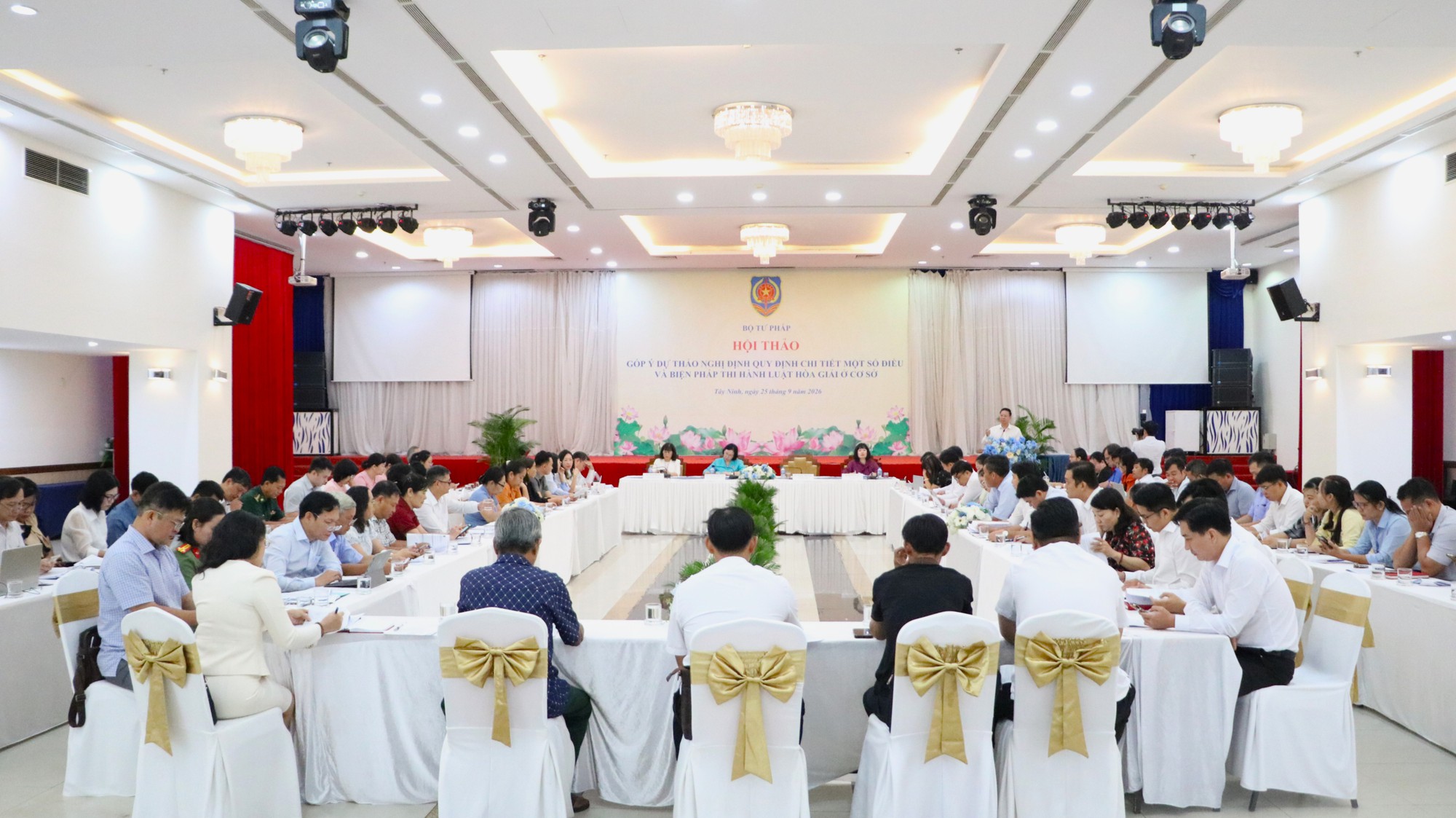 Bộ Tư pháp lấy ý kiến hoàn thiện Nghị định quy định chi tiết Luật Hòa giải ở cơ sở- Ảnh 1.