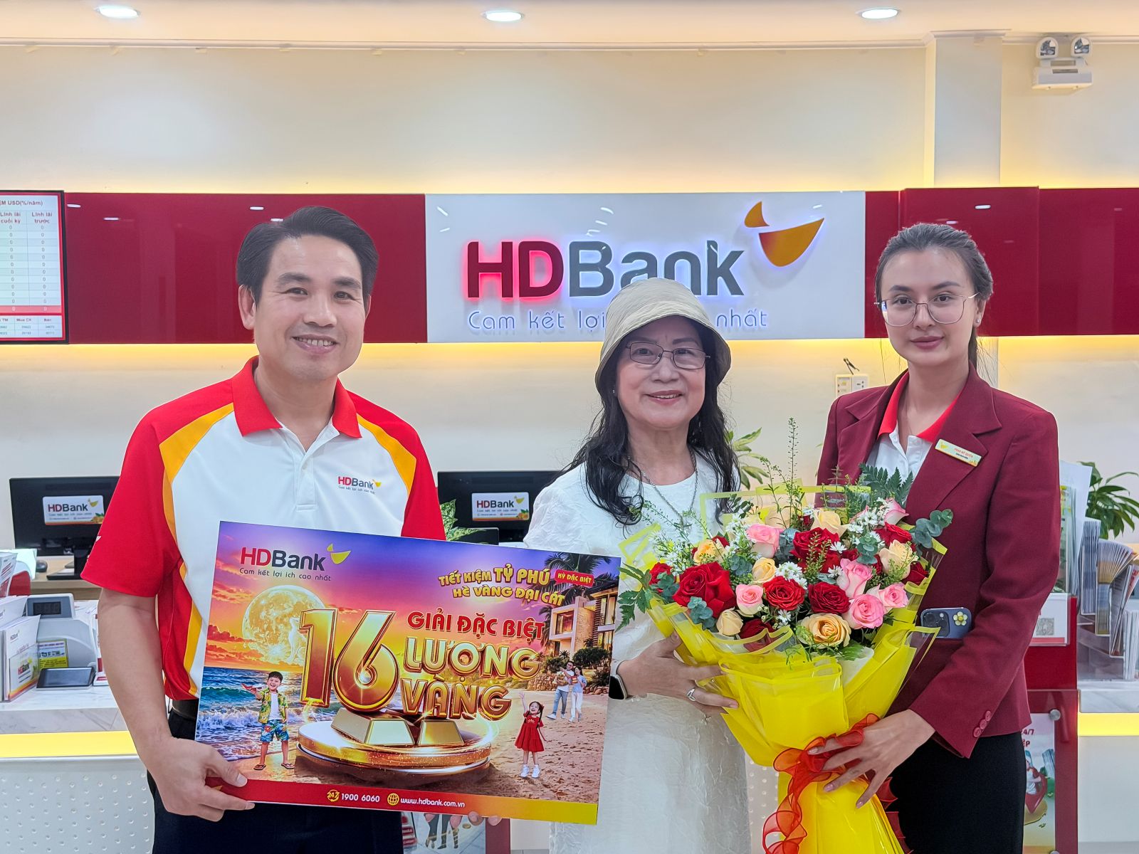 Khách hàng Kiên Giang trúng 16 lượng vàng SJC từ chương trình tiết kiệm của HDBank- Ảnh 1.