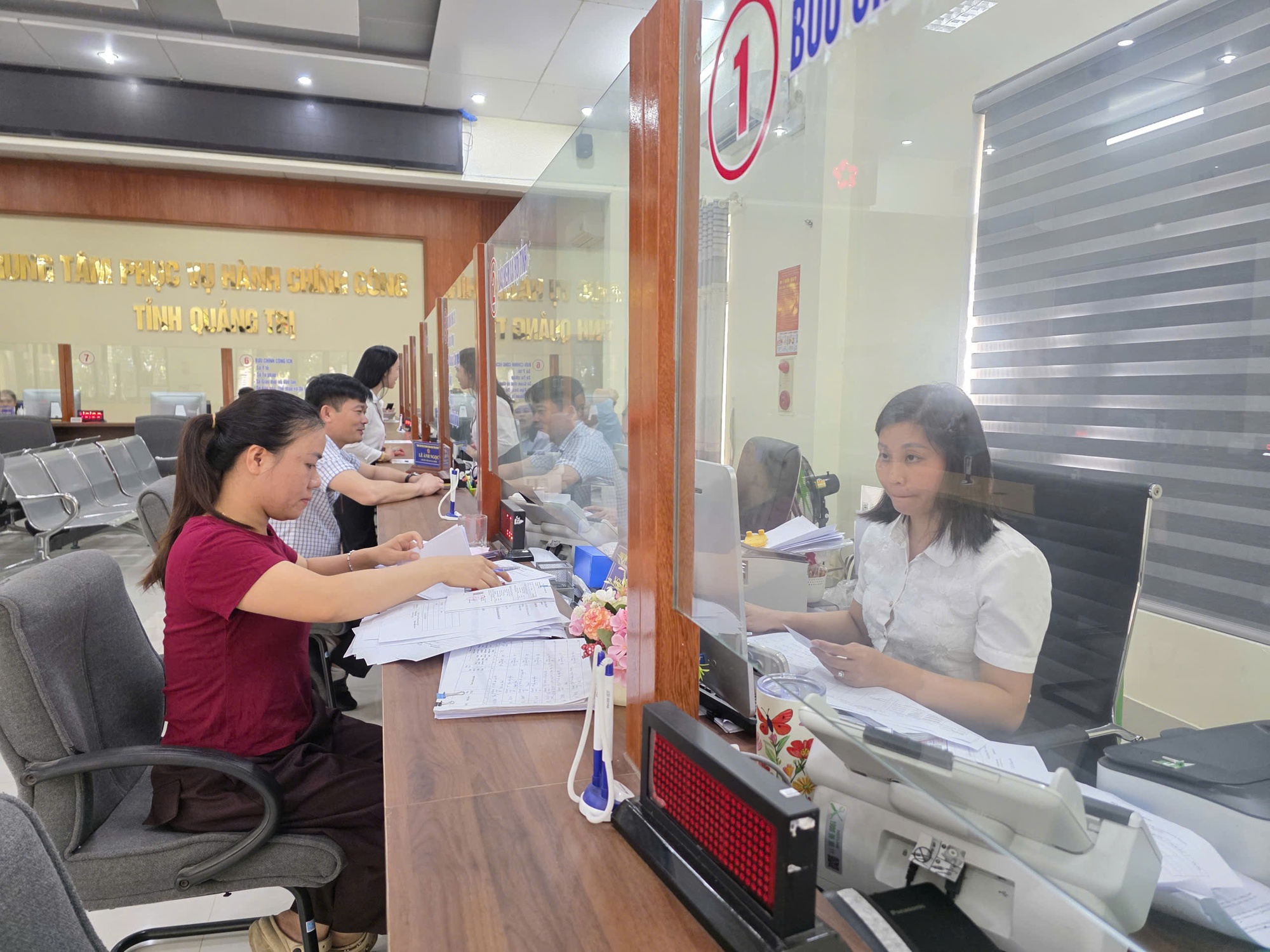 Hành chính công ở Quảng Trị: 'Ở đâu thuận tiện, ở đó được phục vụ'- Ảnh 2.
