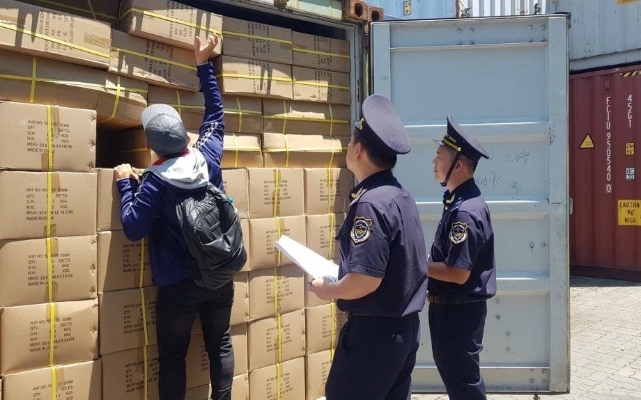 Đề xuất danh mục hàng hóa nhập khẩu phải làm thủ tục hải quan tại cửa khẩu nhập