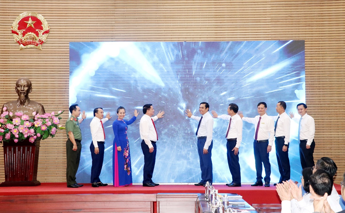 Nghệ An ra mắt, đưa vào vận hành thử nghiệm Kho dữ liệu dùng chung tỉnh- Ảnh 2.