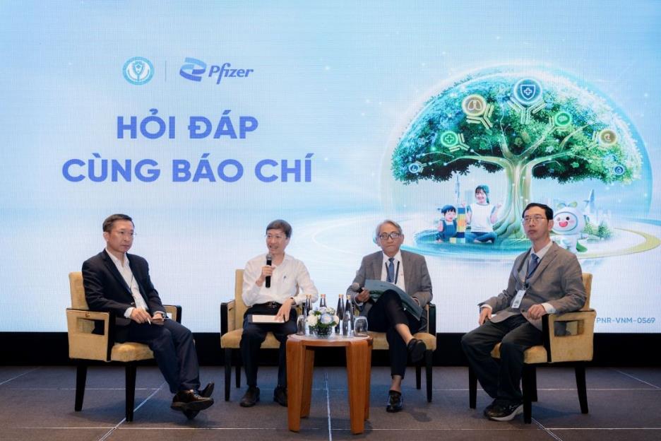 Trẻ khỏe mạnh vẫn có thể mang phế cầu khuẩn: Vì sao cần phòng ngừa từ sớm?- Ảnh 1.