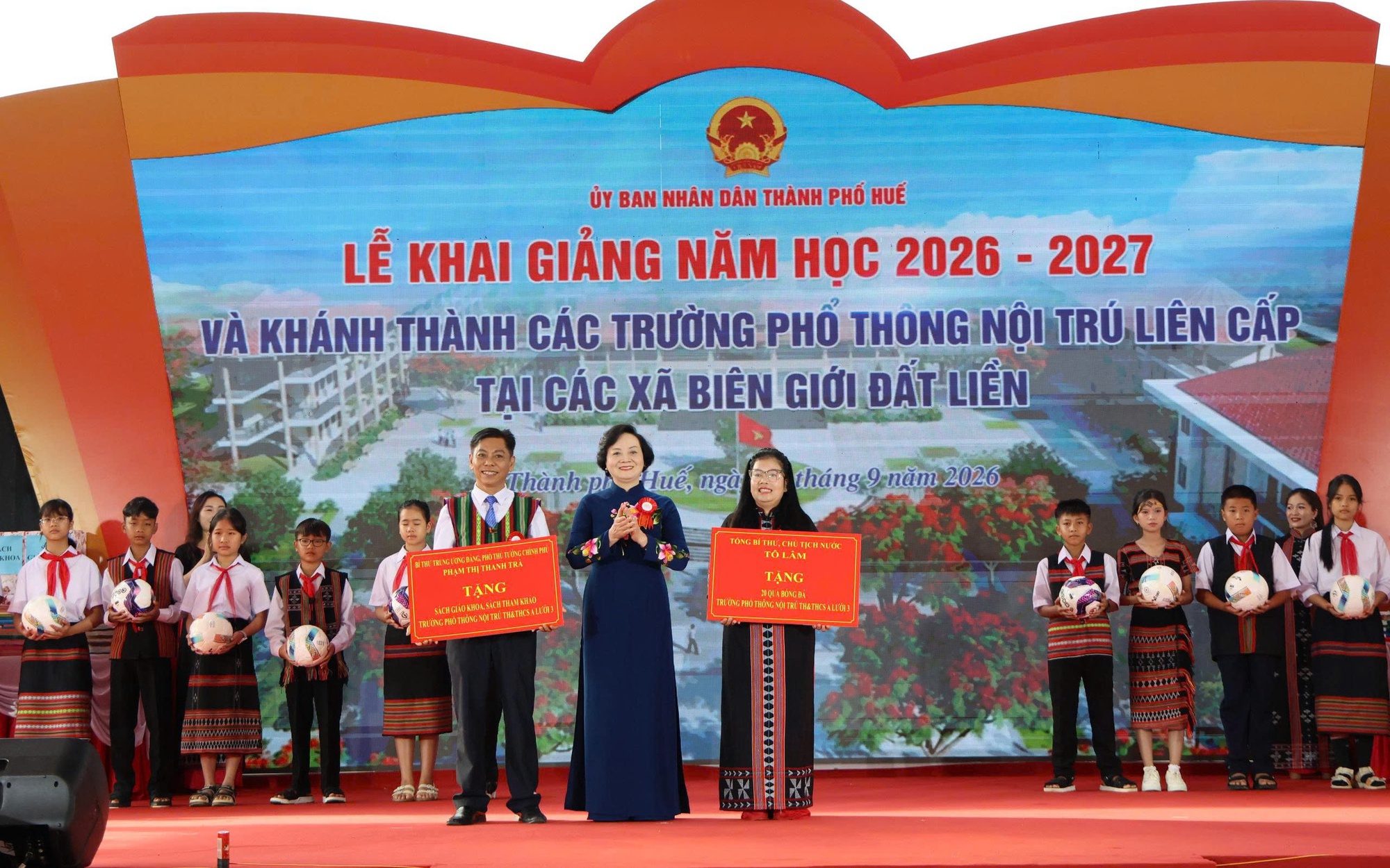 Phó Thủ tướng Phạm Thị Thanh Trà dự lễ khai giảng, khánh thành Trường Phổ thông nội trú A Lưới 3 (TP. Huế)