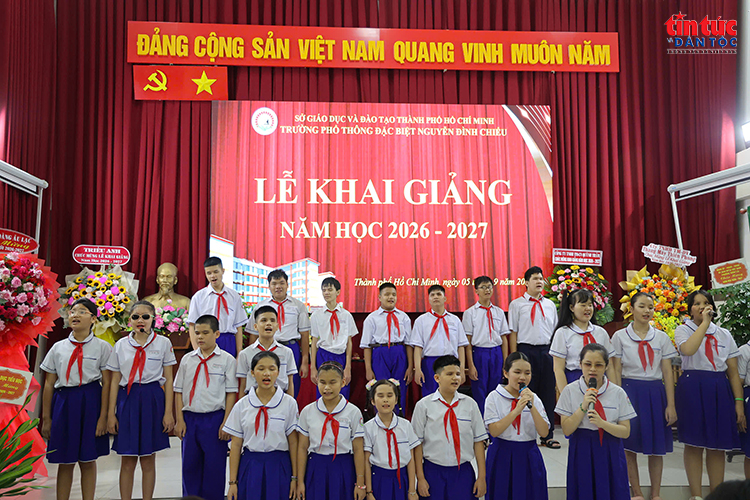 TỔNG THUẬT: Cả nước khai giảng năm học mới 2026-2027- Ảnh 25.