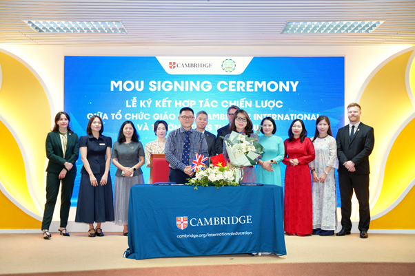 Ký kết hợp tác triển khai Chương trình tích hợp Cambridge tại 50 trường phổ thông Hà Nội- Ảnh 4.