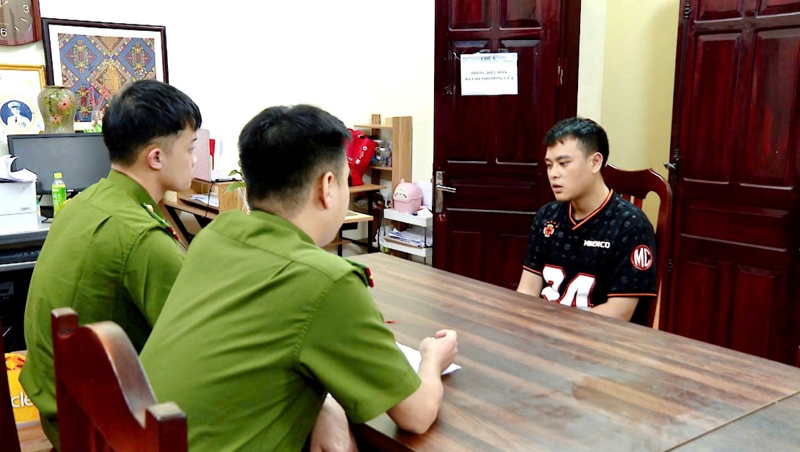 Khởi tố 7 đối tượng trong đường dây giả danh shipper lừa đảo qua đơn hàng trực tuyến- Ảnh 2.