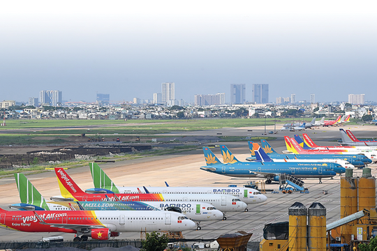 Aviation authority proposes four regular air routes - Ảnh 1.