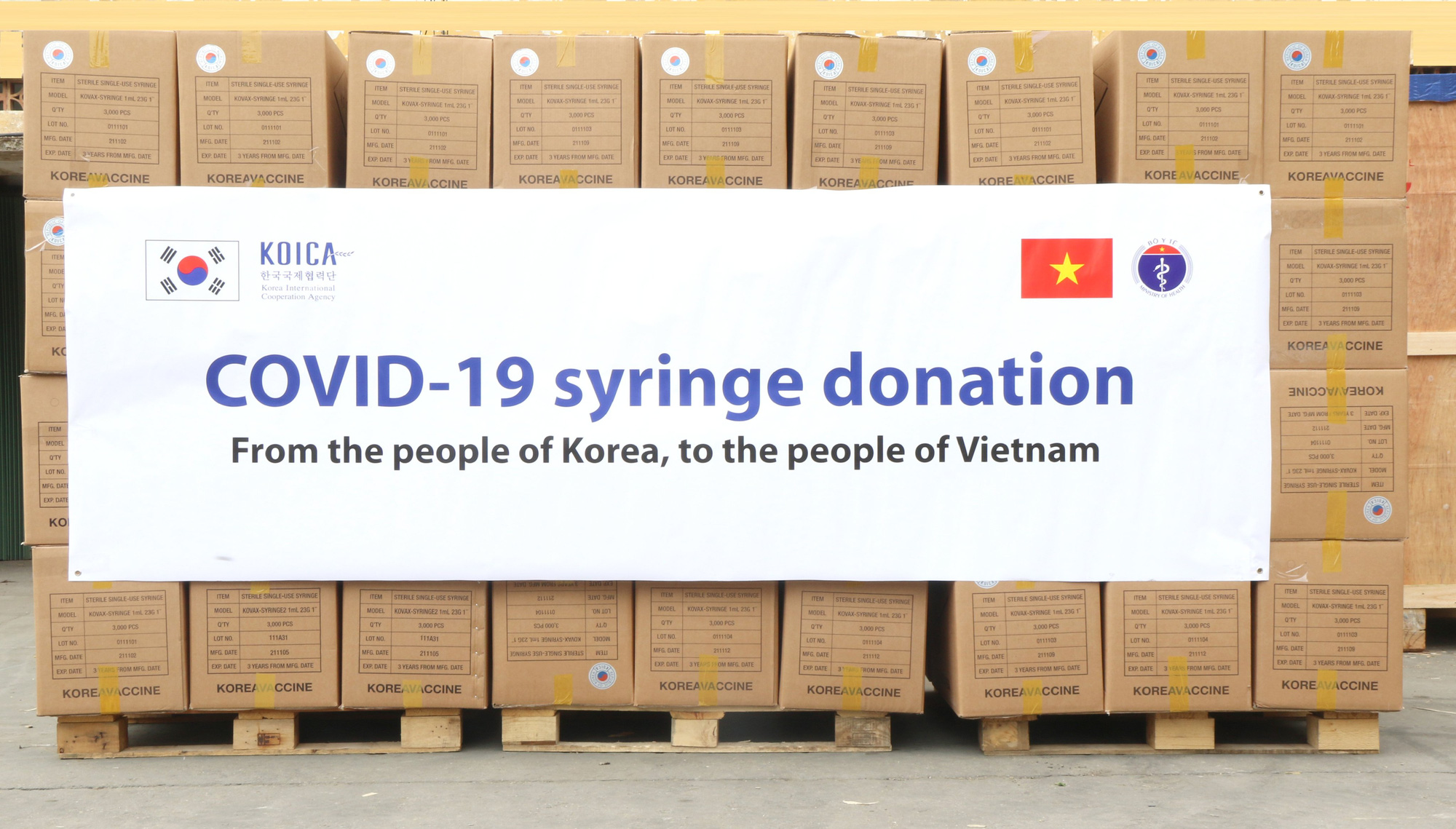 KOICA donates 6.3 million single-use syringes to Viet Nam for COVID-19 prevention - Ảnh 1. KOICA donates 6.3 million single-use syringes to Viet Nam for COVID-19 prevention - Ảnh 1.