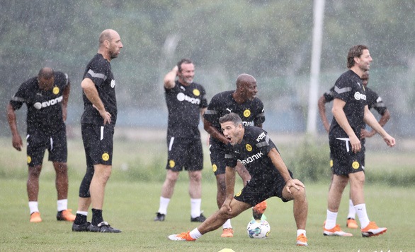 BVB Legends, Viet Nam all-stars to play friendly match supporting affected children - Ảnh 4.