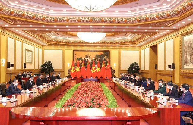 Vietnamese, Chinese Party leaders hold talks in Beijing - Ảnh 1.