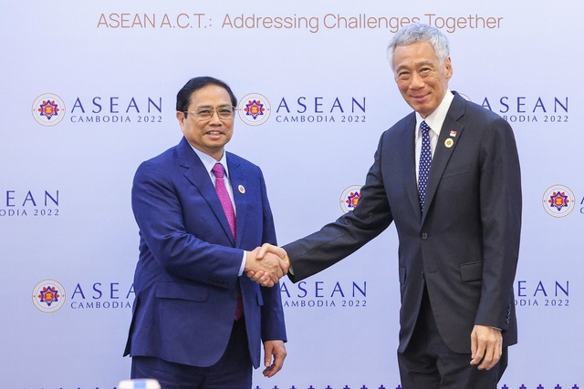 Prime Minister meets Australian, Singaporean counterparts in Cambodia - Ảnh 3.