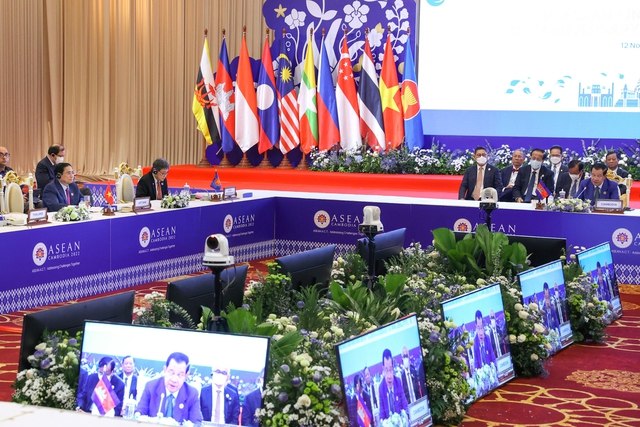 Prime Minister calls on ASEAN+3 to take lead in multilateralism, trade liberalization - Ảnh 4.