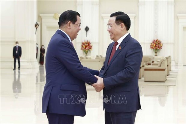 Top legislator meets Cambodian Prime Minister - Ảnh 1.