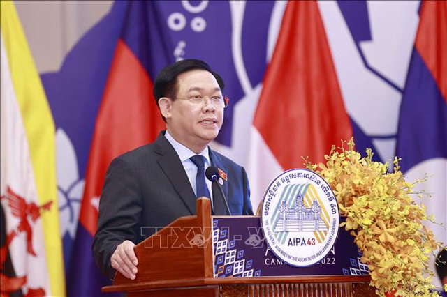 Chairman Vuong Dinh Hue highlights ASEAN solidarity, centrality at AIPA-43 - Ảnh 1.