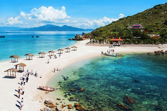 Sustainable development of sea and island tourism - Ảnh 1.