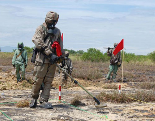 U.S. finances dioxin clean-up at Bien Hoa Air Base  - Ảnh 1.
