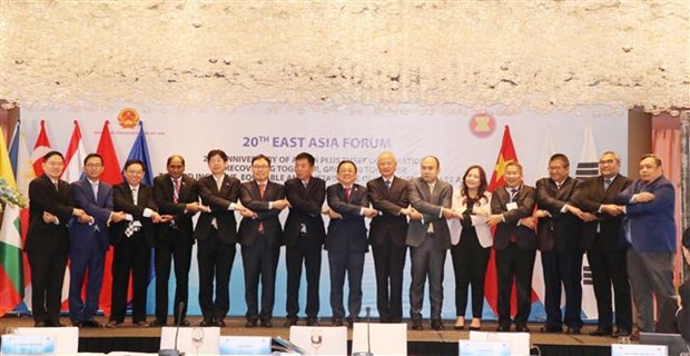 Viet Nam hosts 20th East Asia Forum - Ảnh 1. Viet Nam hosts 20th East Asia Forum - Ảnh 1.