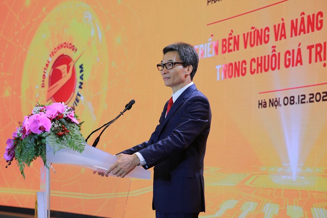 Deputy PM attends national forum on development of Vietnamese digital enterprises - Ảnh 1.