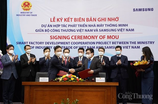 Samsung supports development of smart factory in Viet Nam  - Ảnh 1.