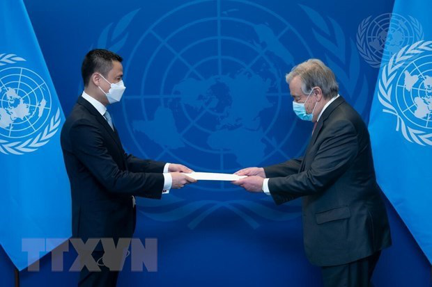 New Head of Viet Nam&rsquo;s permanent delegation to UN presents credentials to UN Secretary-General - Ảnh 1.