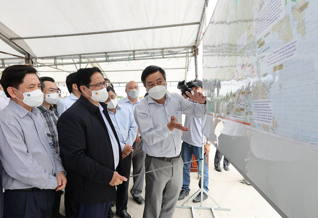 PM inspects key projects key transport, development projects in Khanh Hoa  - Ảnh 6.