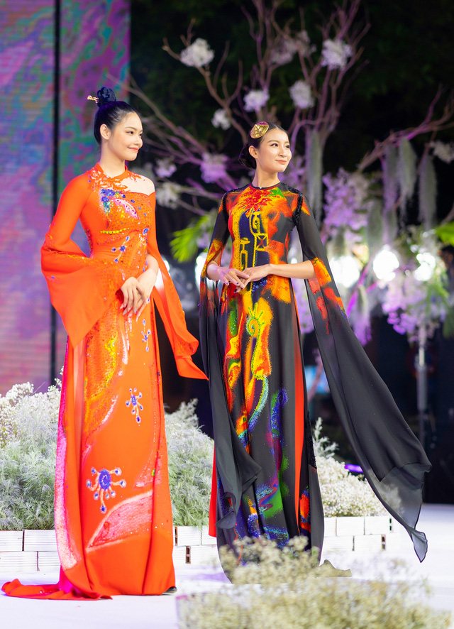 Beautiful 'Dream' at HCM City's Ao Dai Festival   - Ảnh 6.