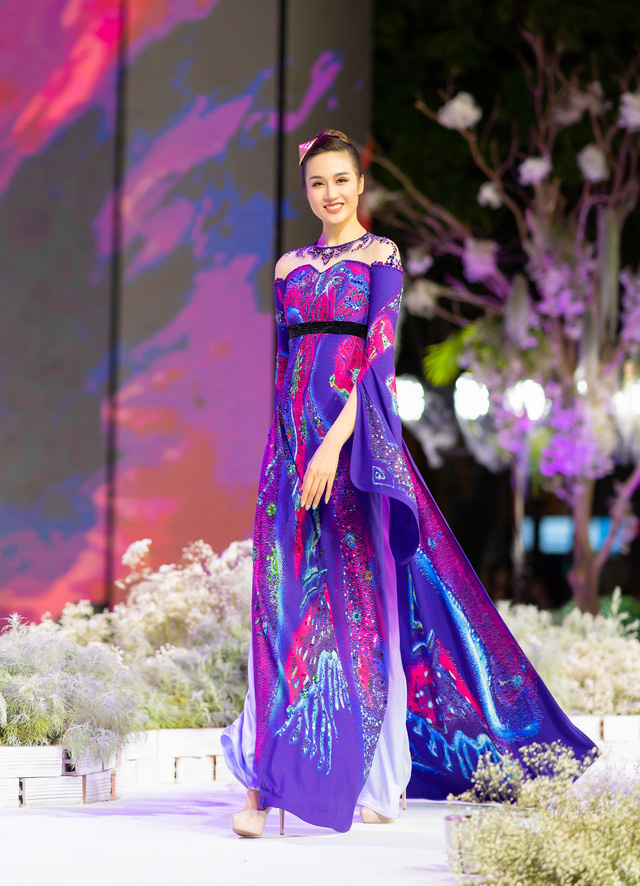 Beautiful 'Dream' at HCM City's Ao Dai Festival   - Ảnh 7.