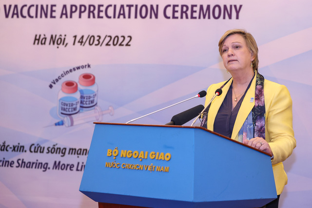 Remarks by UN Resident Coordinator a.i. in Viet Nam Rana Flowers at COVID-19 Vaccine Appreciation Ceremony - Ảnh 1.