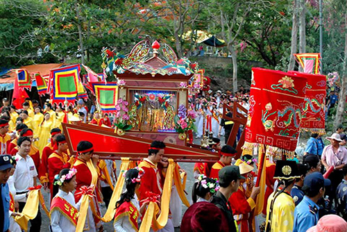 Ba Chua Xu Temple Festival seeks UNESCO heritage title - Ảnh 1.