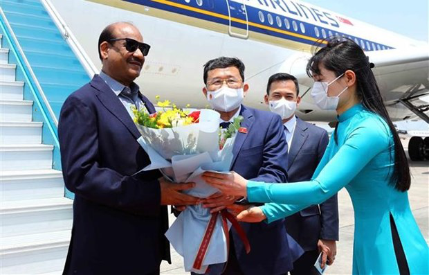 Indian top legislator starts three-day official visit to Viet Nam  - Ảnh 1.