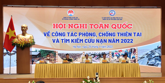 Gov't convenes video-conference on natural disasters and abnormal weather   - Ảnh 1.