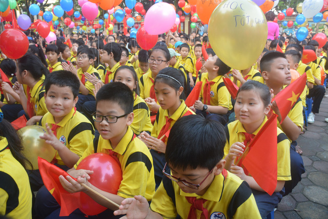 Ha Noi allows elementary students to return to school from April 6 - Ảnh 1.