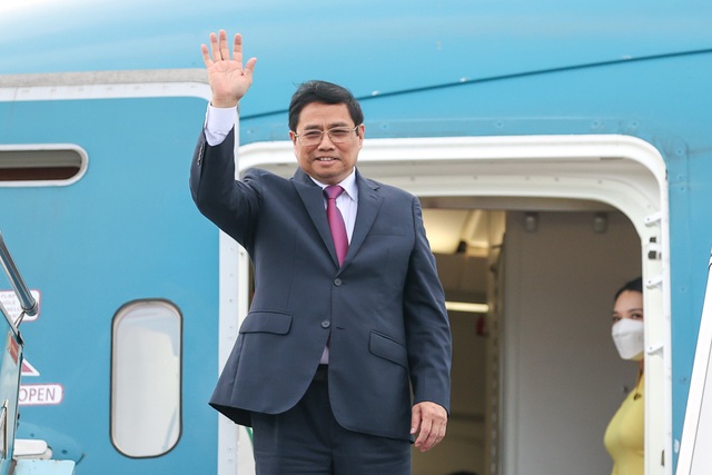 Prime Minister Pham Minh Chinh leaves for Special ASEAN-U.S. Summit - Ảnh 1.