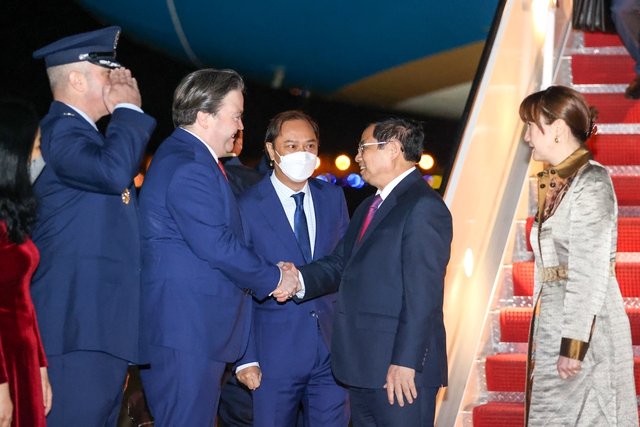 Prime Minister Pham Minh Chinh arrives in U.S. for ASEAN-U.S. Summit - Ảnh 2.