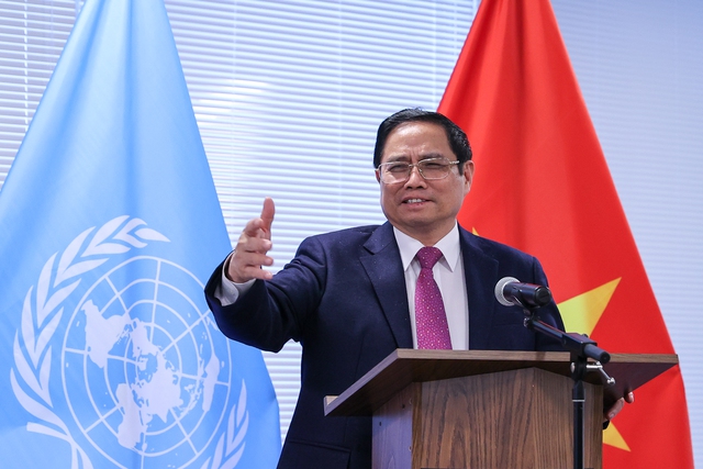 Prime Minister works with Viet Nam’s Permanent Delegation to UN - Ảnh 1.