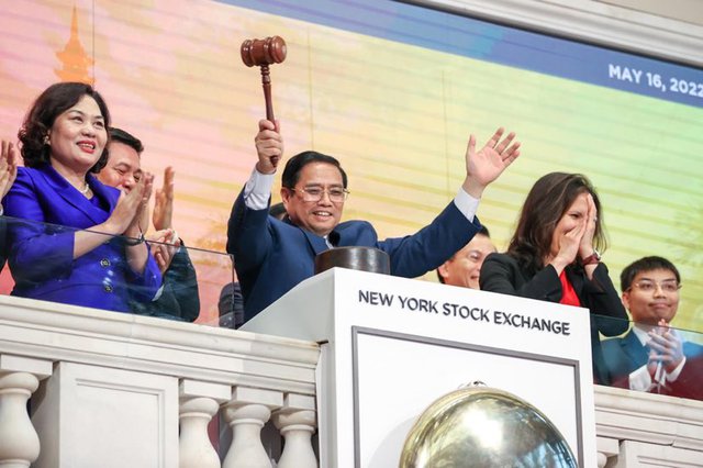 PM visits New York Stock Exchange - Ảnh 1.