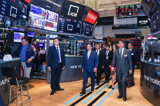 PM visits New York Stock Exchange - Ảnh 4.