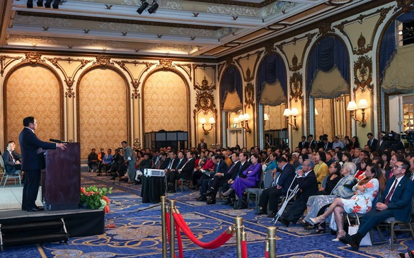 Prime Minister meets with overseas Vietnamese in San Francisco - Ảnh 1.