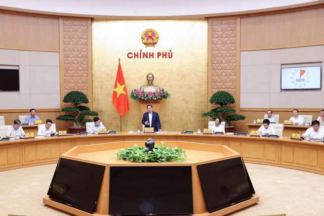 Cabinet reviews socio-economic performance in first five months - Ảnh 1.