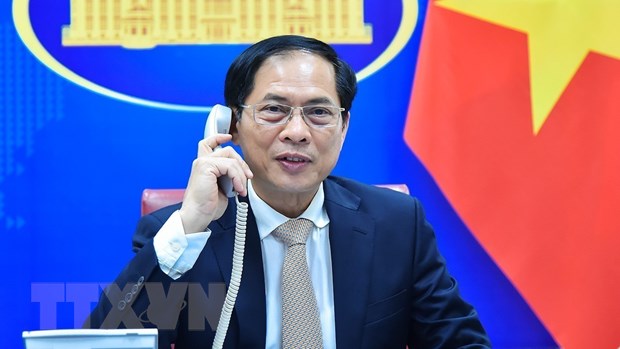 Foreign Minister holds phone conversation with RoK counterpart - Ảnh 1.