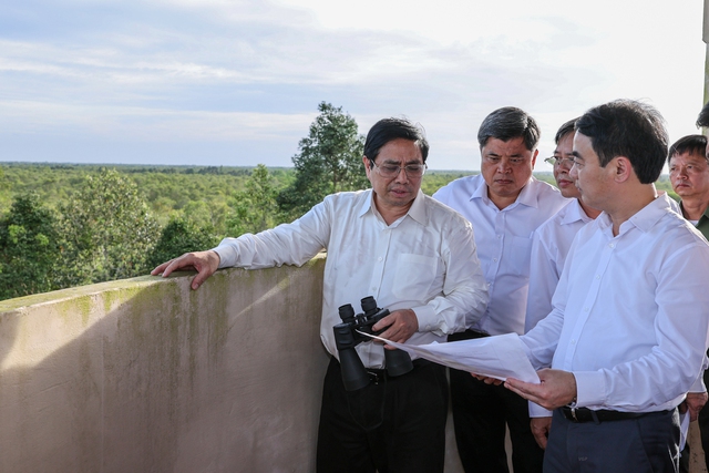 Prime Minister visits most unique biodiversity conservation area in Mekong Delta  - Ảnh 1.