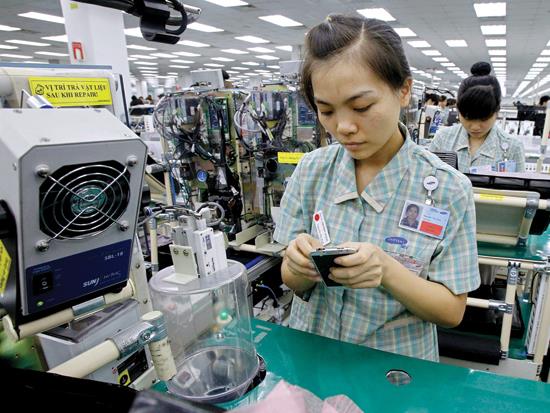 Mobile phones, spare parts rake in US$ 29.17 bln - Ảnh 1.