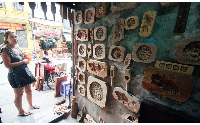 Artisans strive to keep traditional craft alive
