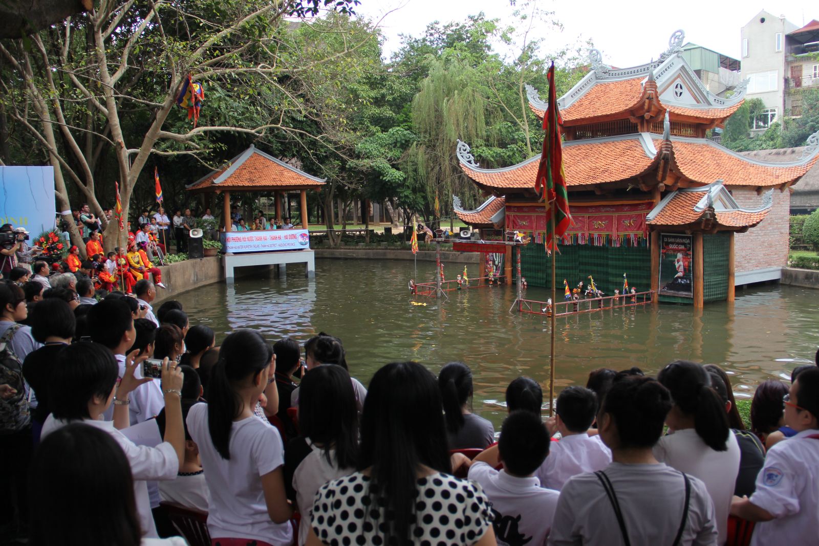 Water puppetry, a unique folk art form of Viet Nam - Ảnh 6.