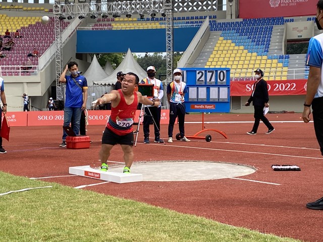 Athletes grab golds, records at ASEAN Para Games - Ảnh 3.