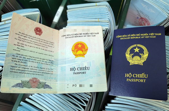 Spain accepts Vietnamese new passports - Ảnh 1.