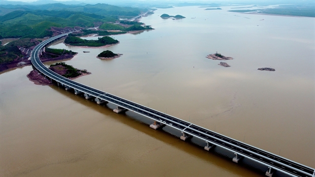 Van Don-Mong Cai expressway opens to traffic - Ảnh 2.